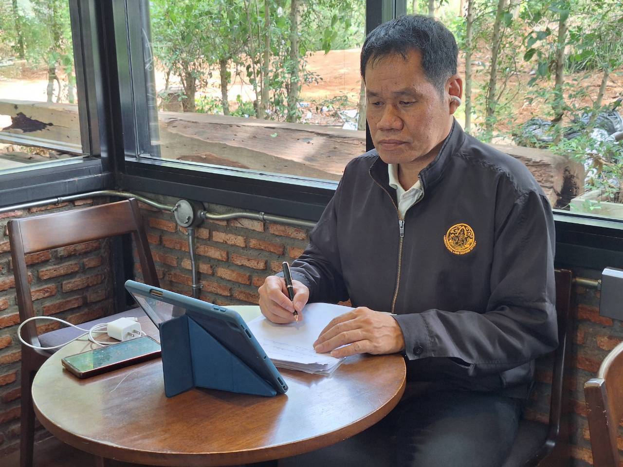title - ผู้ตรวจราชการ ส.ป.ก. ร่วมประชุมตรวจติดตามความก้าวหน้าผลการดำเนินงานตามแผนการตรวจราชการ ของผู้ตรวจราชการกระทรวงเกษตรและสหกรณ์ ประจำปีงบประมาณ พ.ศ. 2569 รอบที่ 2 ในเขตตรวจราชการที่ 10 จังหวัดหนองบัวลำภู 